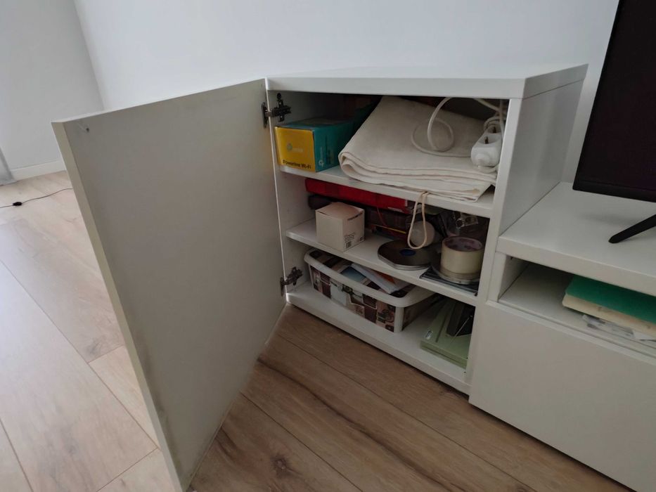 Conjunto de três móveis de sala