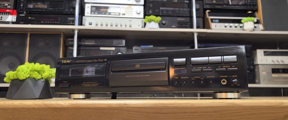 CD програвач Teac CD-P1120