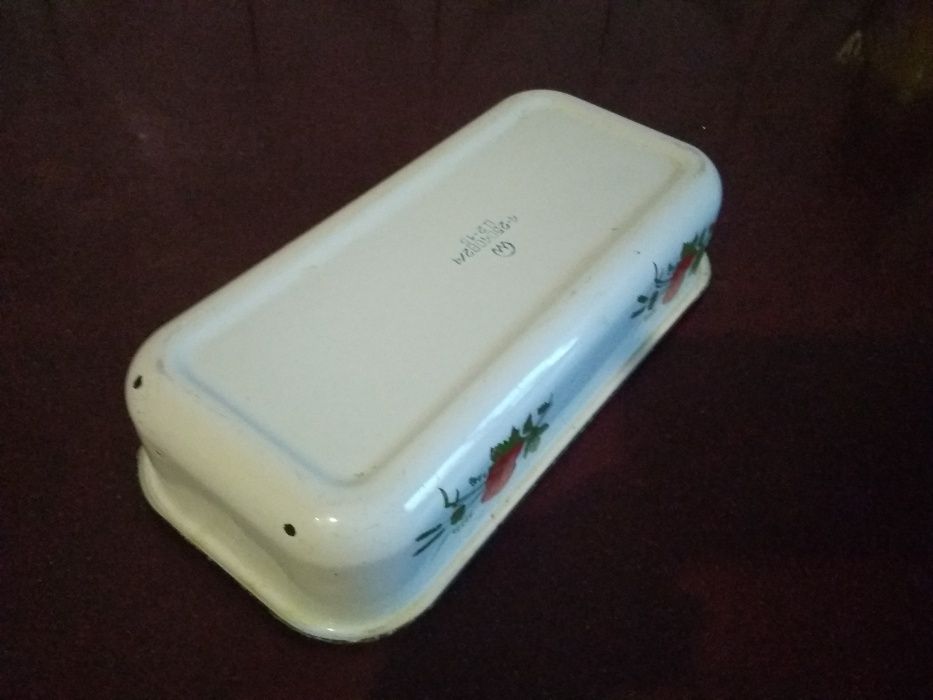 Продам горшок для запекания, судок под холодец, хлебницу.