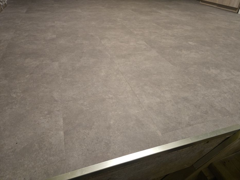 Panele winylowe  szary 40 zl za m2 na podłogę