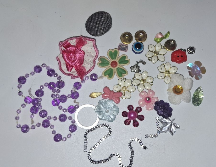 Все  для декору плробок бусінки ґудзики