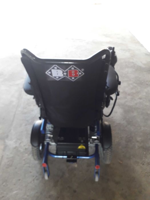 Cadeira de rodas elétrica