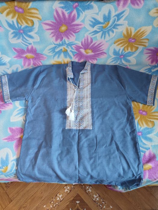 Нова чоловіча вишиванка