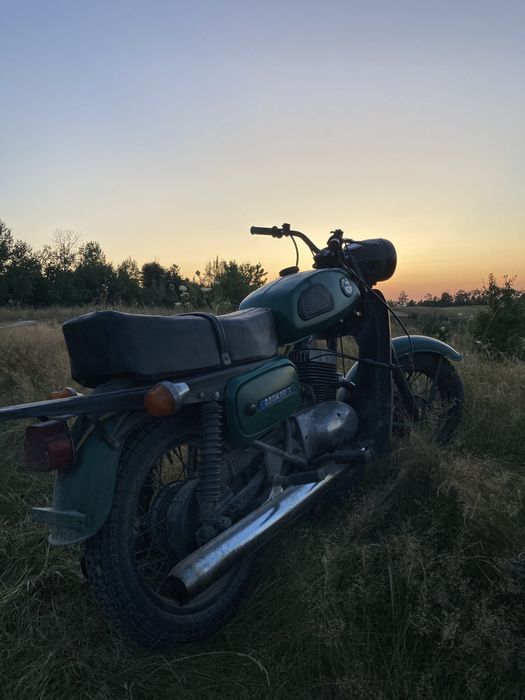 Мотоцикл Восход 3 перебраний мотор-коробка, сів поїхав.