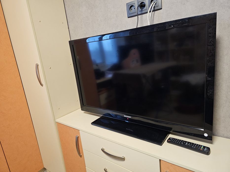 Продам телевизор SHARP 42"