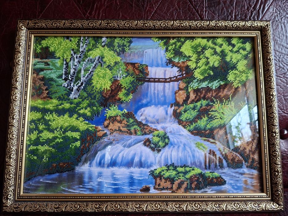 Картина вишита бісером.
