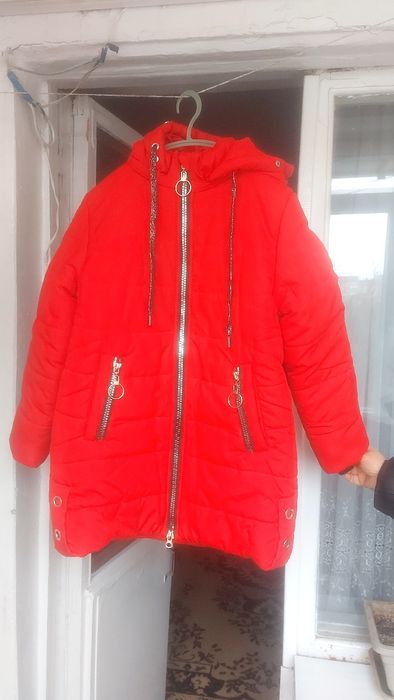 Курточки на девочку  10-12 лет!