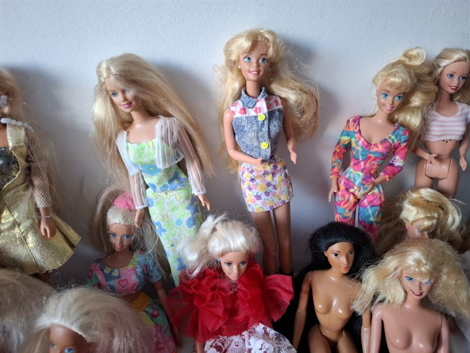 Grande lote Barbie Mattel anos 90 – +25 bonecas + Kelly/Tommy + roupa + sapatos + acessórios