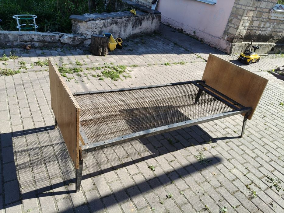 Продам ліжко металеве.