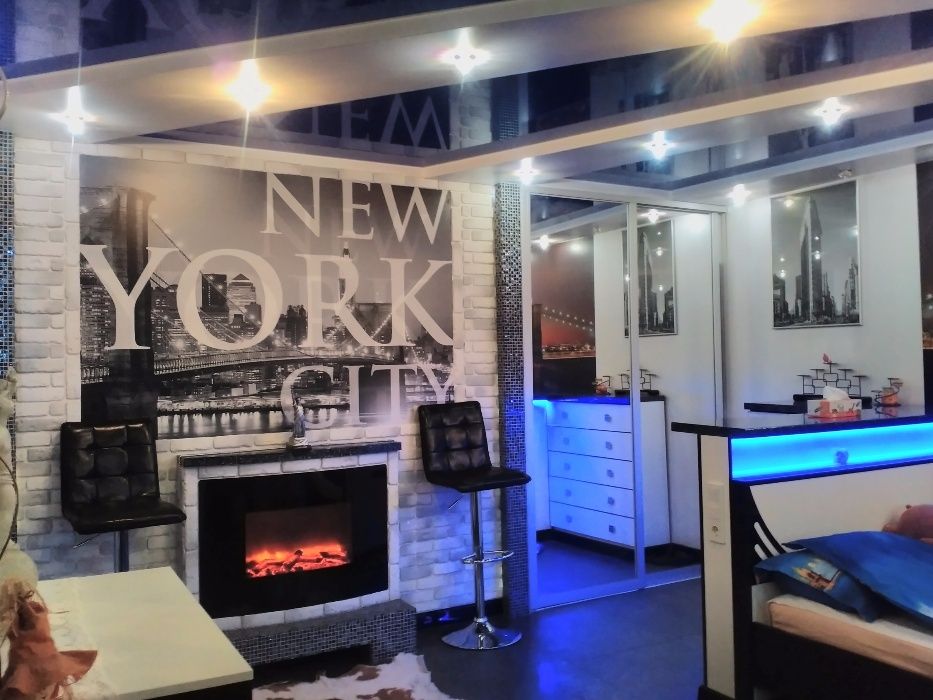 2 комнатная - 5 спальных мест - смежная с камином начало Троещины!