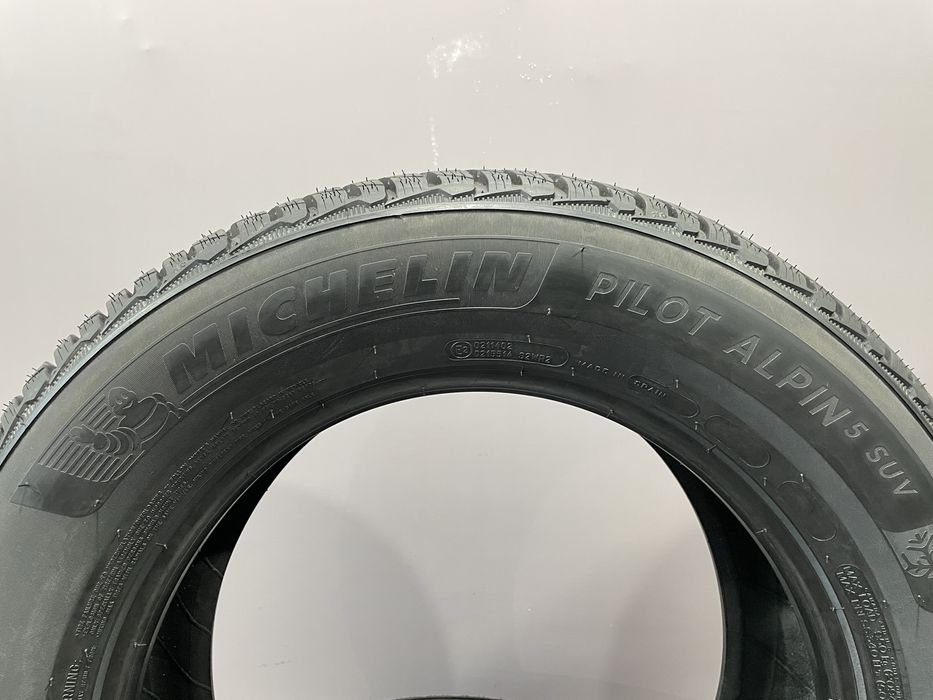 235/60 R17 Michelin Pilot Alpin PA5 SUV