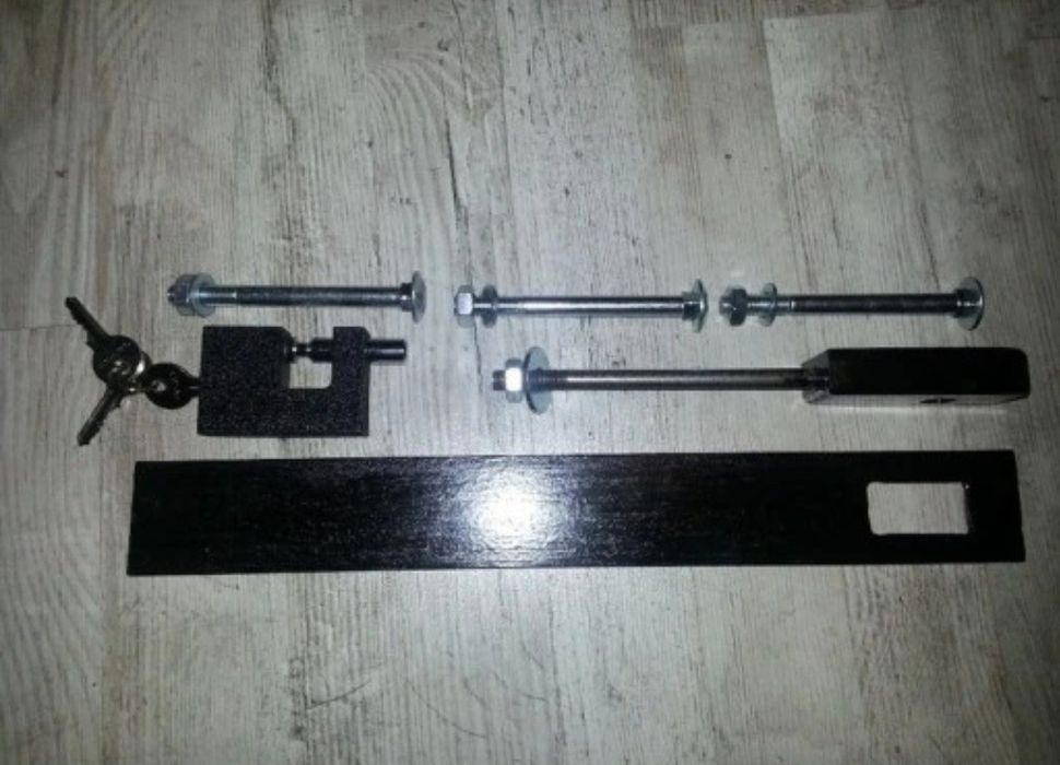 Komplet do zabezpieczenie piwmicy, płaskowników, uchwyt, kłódka GERDA