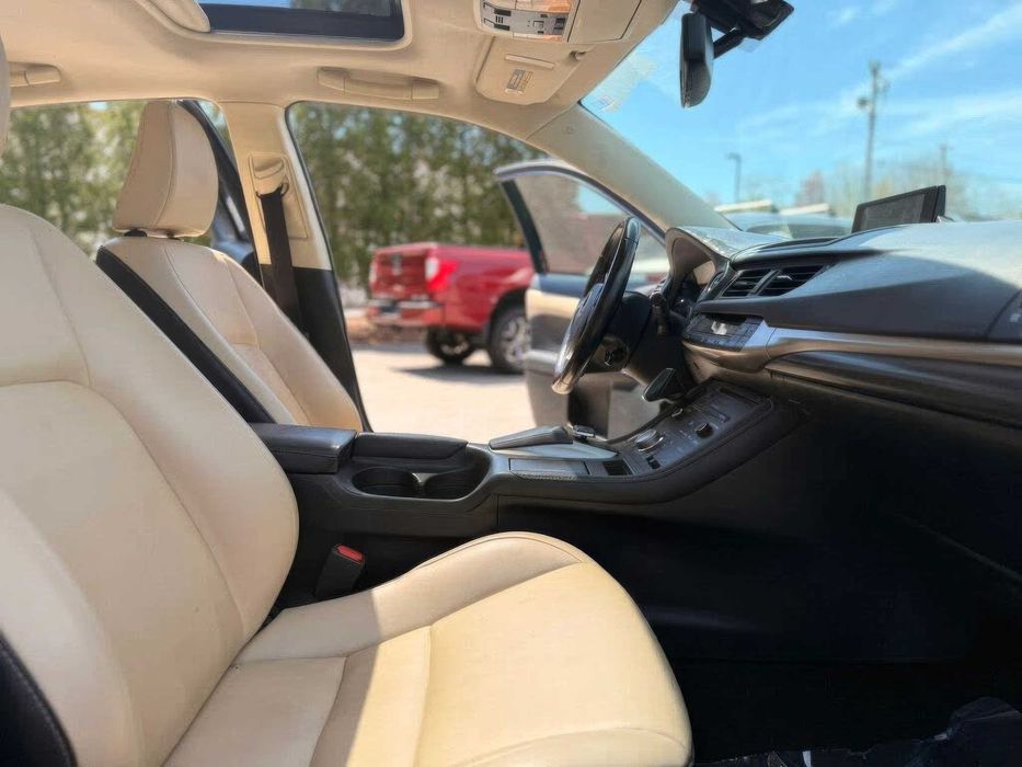 Lexus CT 200h      2017