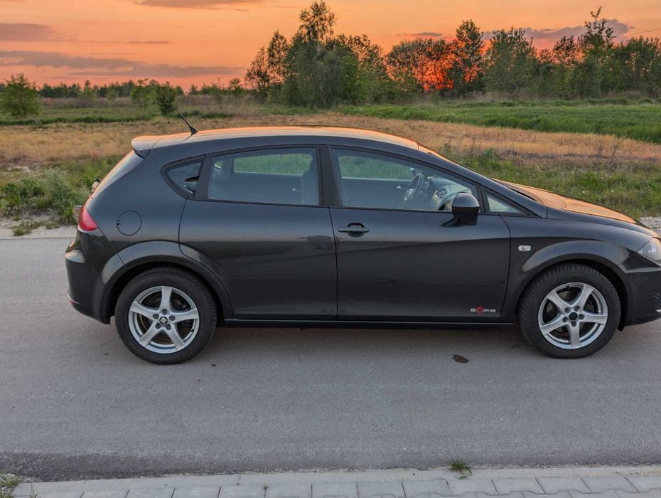 Samochód seat leon 2