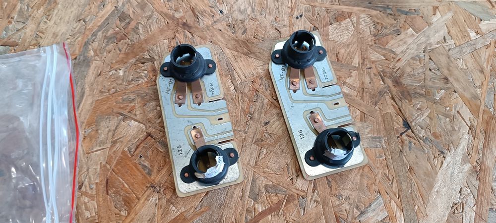 Fiat 126p płytki lamp tylnych nowe 2 sztuki razem nowe
