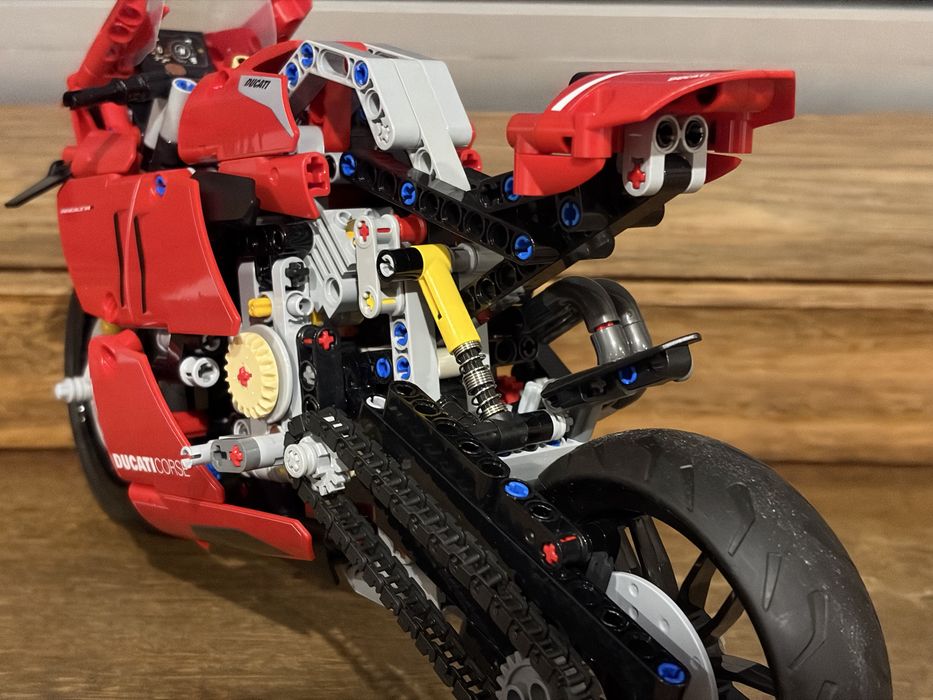 Lego Ducati panigale V4 R