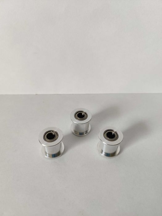 Koło pasowe łożyskowane na pas 9 - 10 mm otwór 5mm
