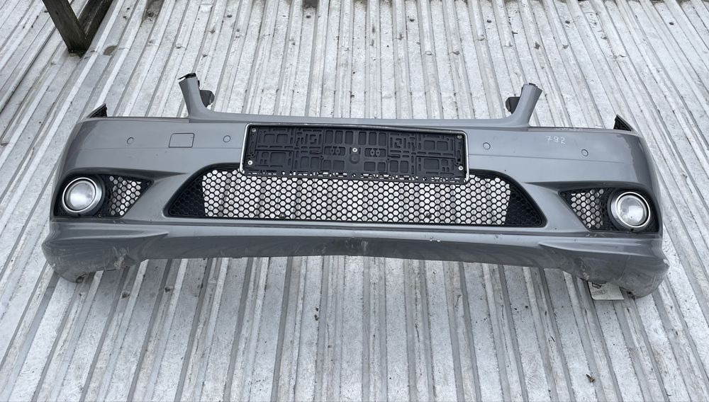 Бампер передній Mercedes Benz C-class W204 AMG колір 792