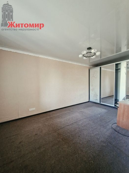 Продається простора квартира в приватному будинку в с. Черемошне