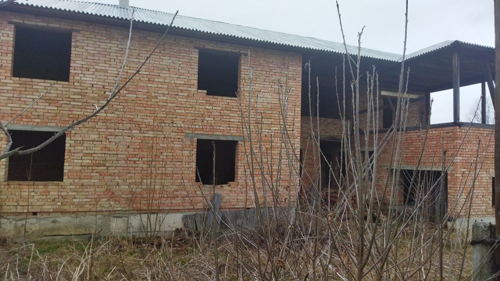 Продам недобудований будинок