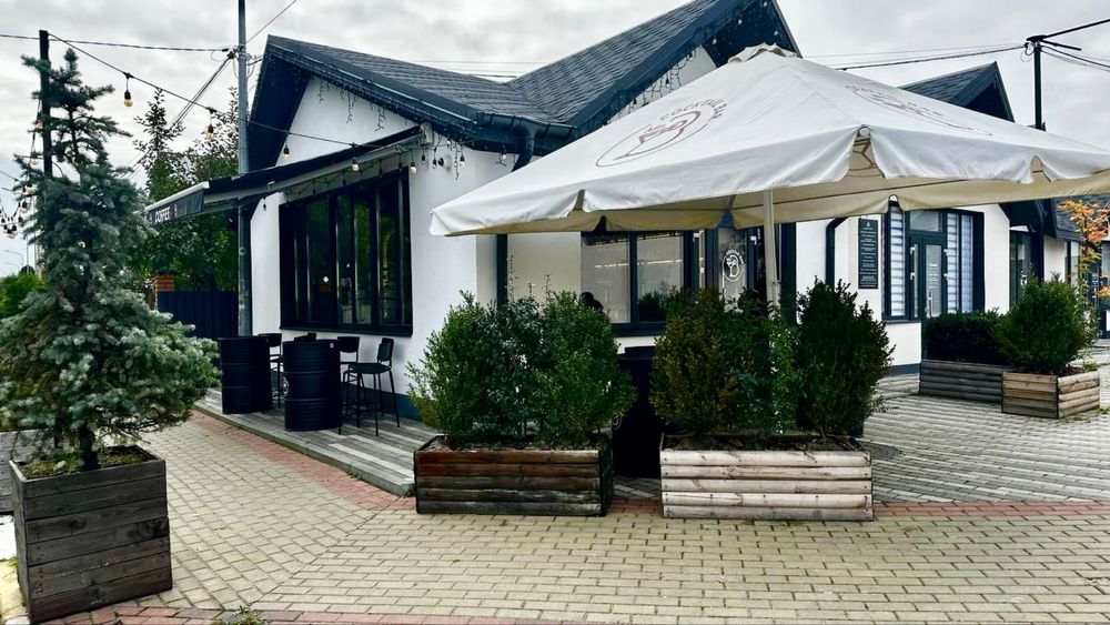 Продаж фасадного поиміщення з діючим бізнесом