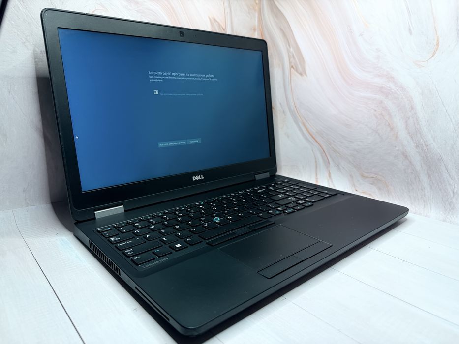 ‼️ Dell Latitude 5570/Radeon R7 M370‼️15.6ʼFHD ips i7-6820HQ / 16/256