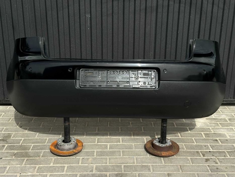 Бампер задній хетбчек Golf 5 бампер чорний Фольксваген Гольф 5 L041