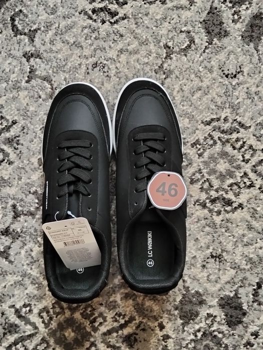 Продам терміново кросівки чоловічі