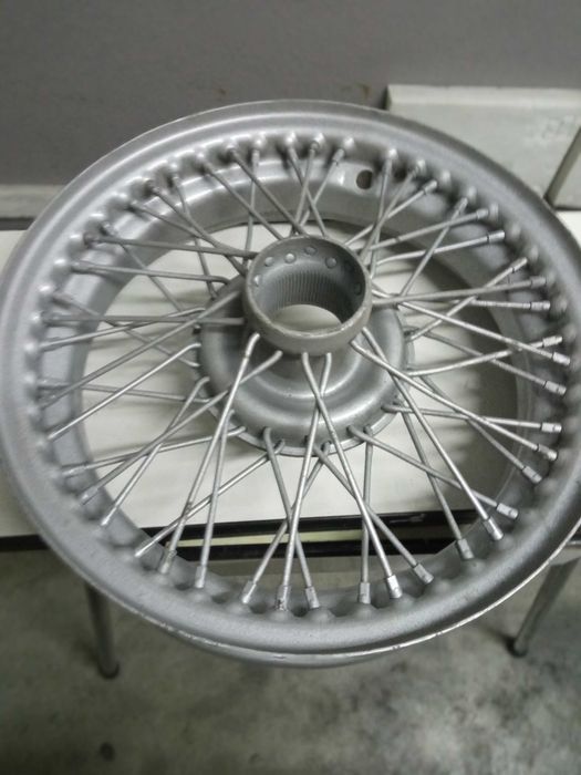 2 Jantes raiadas para Triumph TR2-3A pintadas, usadas