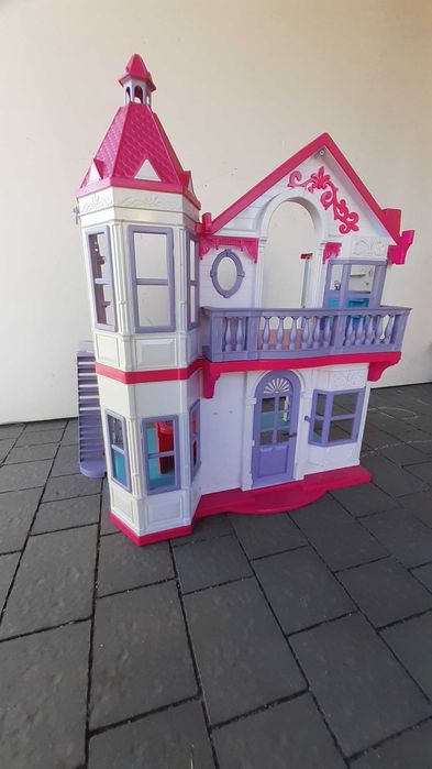 Duży zestaw Barbie - dwa duże domki i trzy samochody, kasa, kuchnia