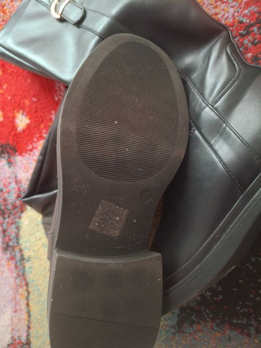 Botas de cano alto usadas apenas 2 vezes