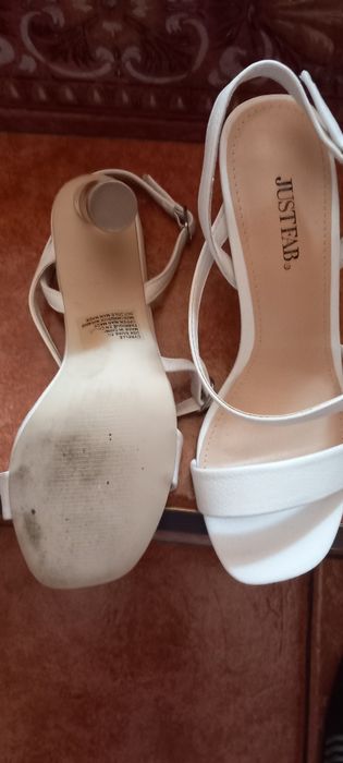Sandały damskie nowe.