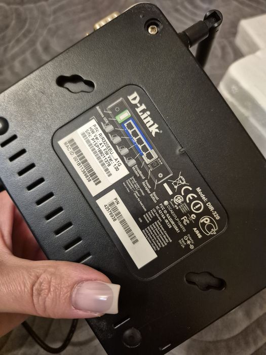 Роутер Wi-Fi D-link dir 320