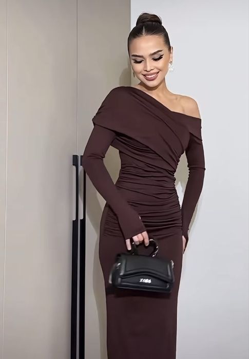 Неймовірна сукня