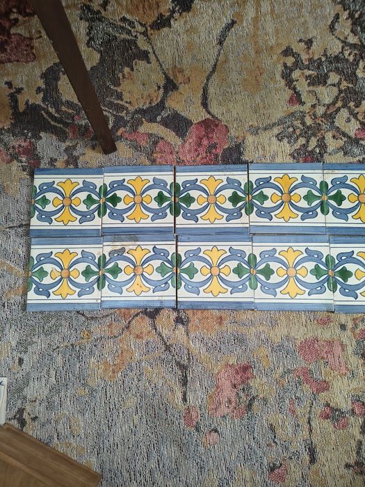 Azulejos vários  pombalinos  e VL
