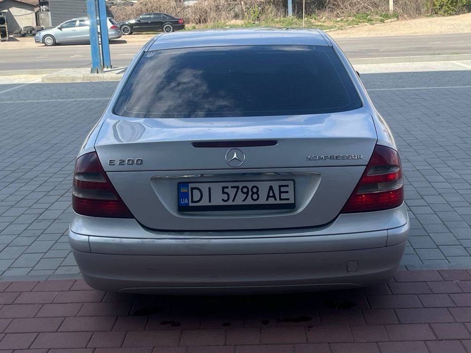 Mercedes-Benz w211