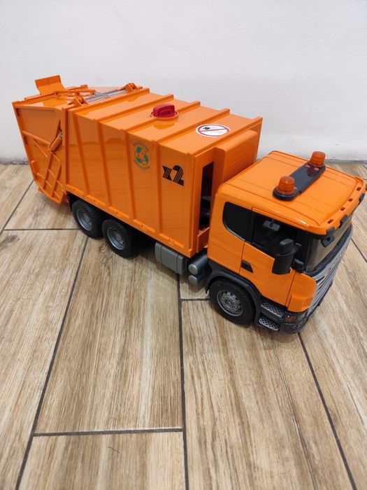 Śmieciarka Scania Bruder