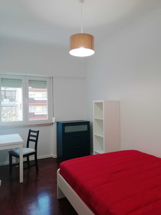 Quarto em apartamento mobilado/equipado-jovens trabalhadores - Benfica