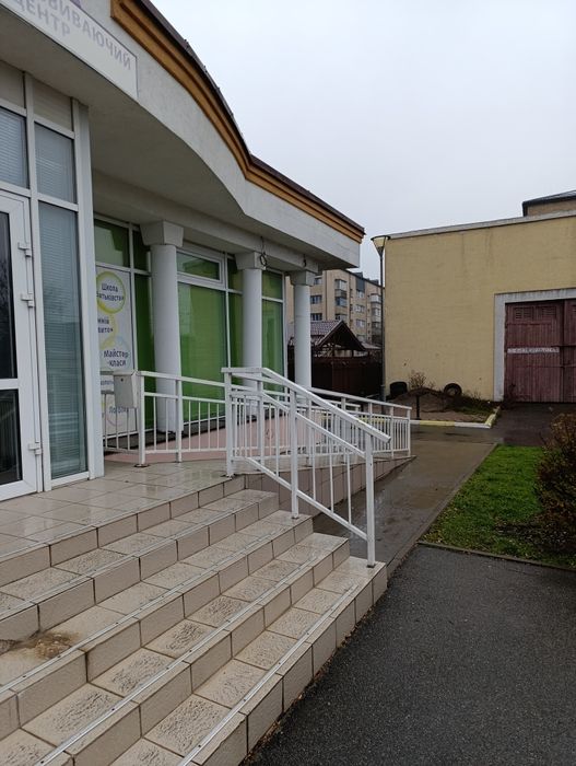 Комерція з ремонтом, Буча, опалення центральне