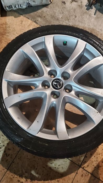 Mazda 6 Kola 19. opony zimowe Nokian 8mm