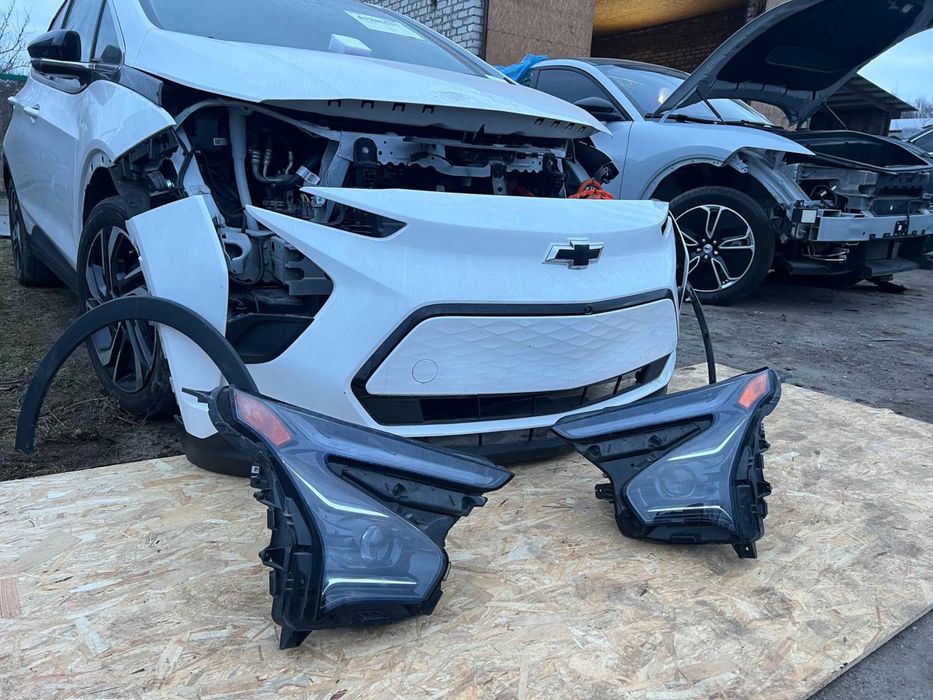 Бампер , крила , фари , капот На Chevrolet Bolt EV 2023