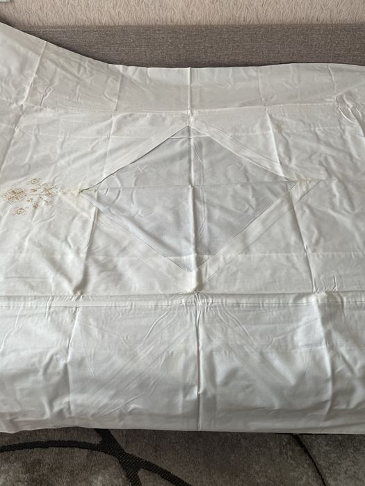 Продам підковдру 215*143.з вишиванкою.