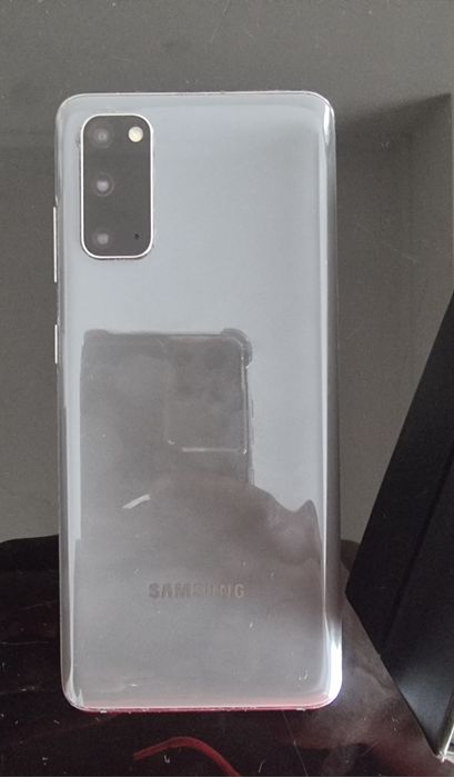 SAMSUNG S20 usado mas em execelente estado...