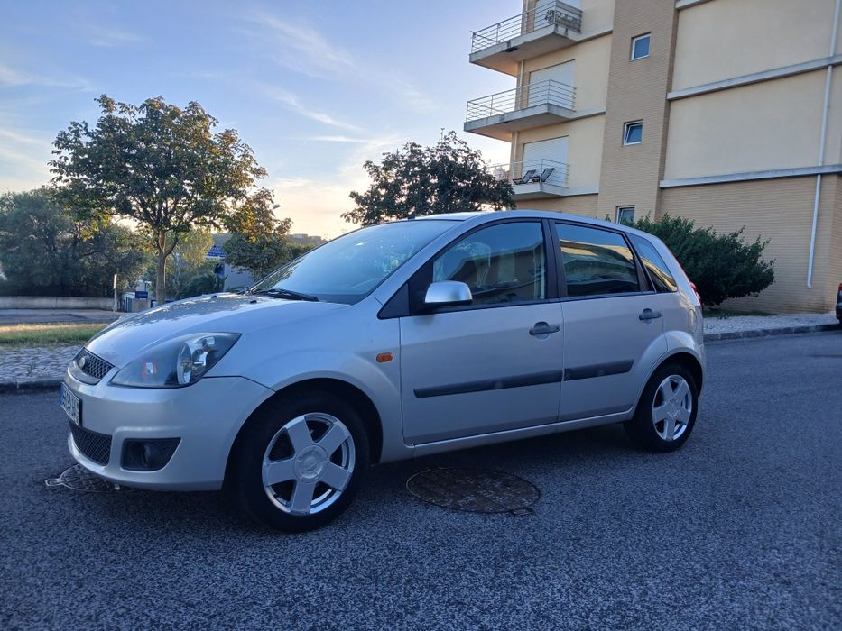 Ford fiesta ano 2008 impecável super económico