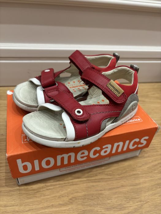 Сандалі Biomecanics, стан ідеальний, розмір 27