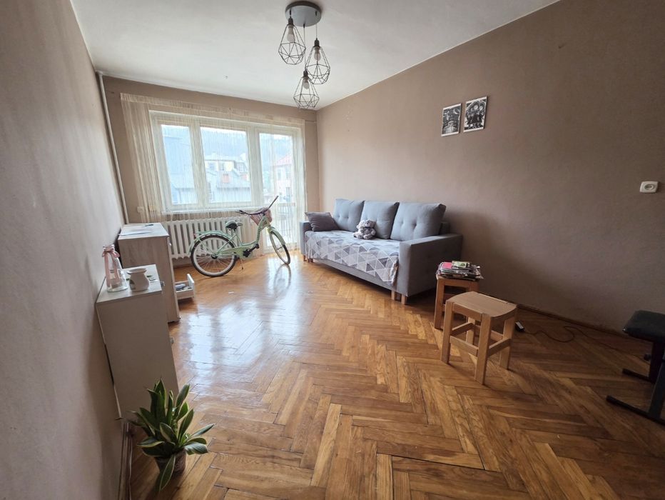 2 pokoje z balkonem przy rynku, 1.piętro