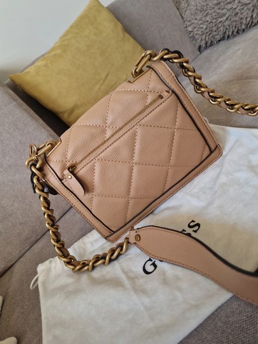 Torebka na ramię Guess