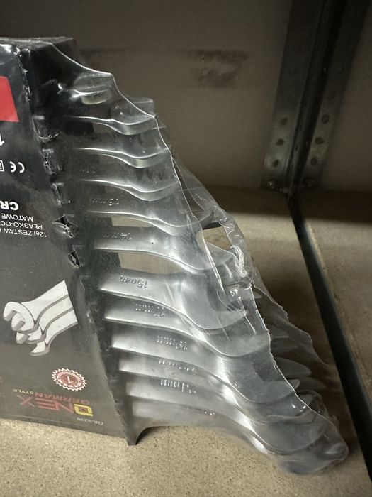 Zestaw kluczy nasadowych 20 elementow