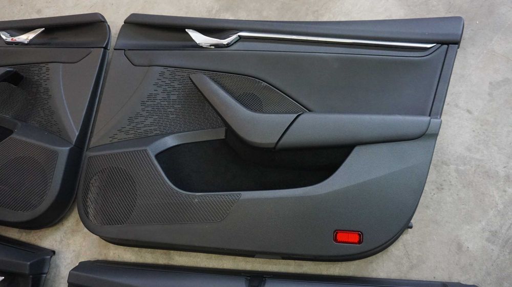 Skoda Octavia IV kombi tapicerki skóra led roletki tył