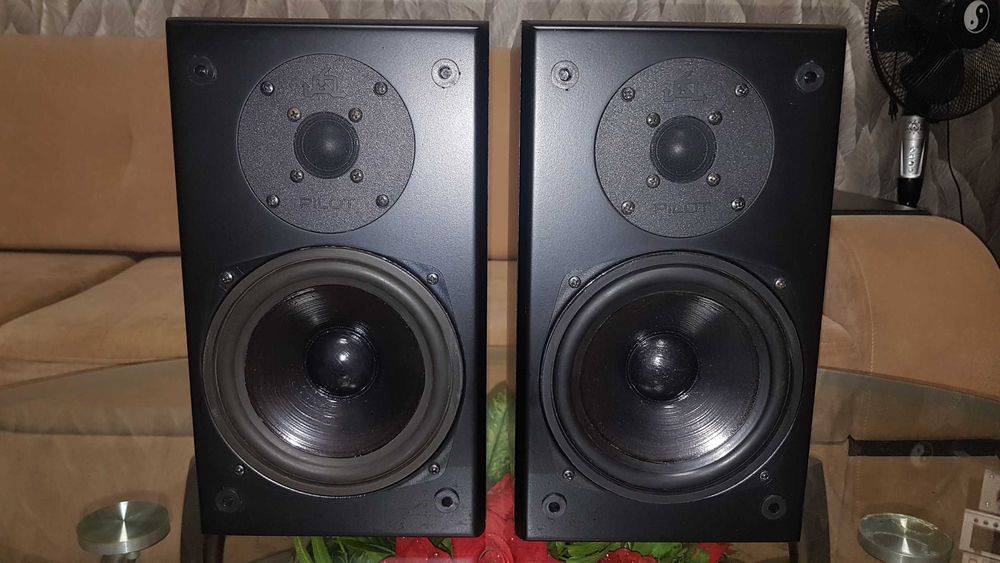 Акустика Pilot M-1 2-Way/Bass Reflex/ Hi-Fi  made in Walluf/W.Germany